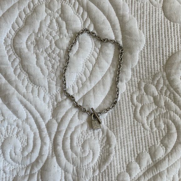 Brandy Melville Accessories - Brandy Melville Lock Chain Chocker